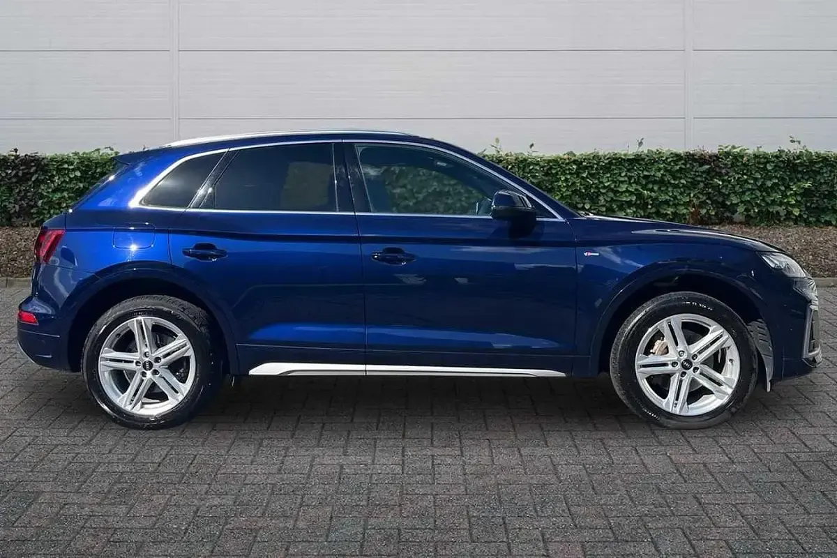 Used Audi Q5 S-Line 204 HP (150 kW) 2023 Blue SUV
