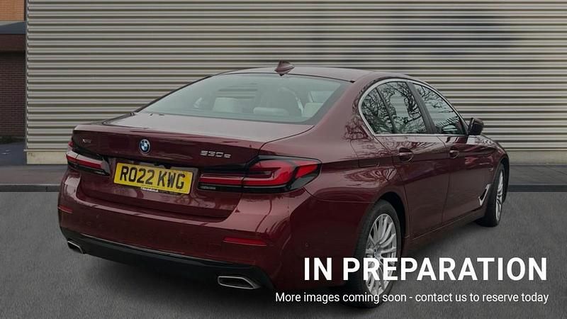 Used BMW 530e Comfort Edition 292 HP (214 kW) 2022 Red Sedan