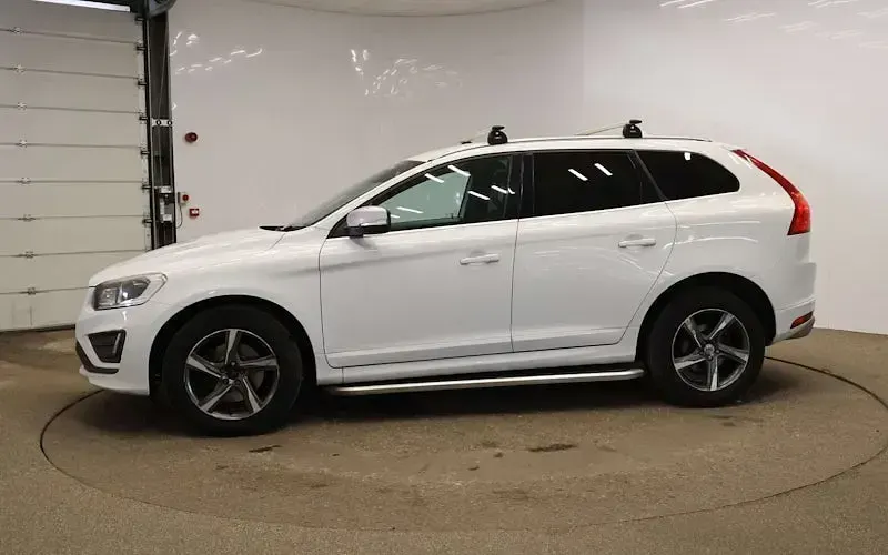 Used Volvo XC60 R-Design 181 HP (133 kW) 2014 White SUV