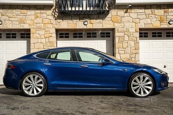 Used Tesla Model S 386 kW (525 HP) 2019 Blue Hatchback