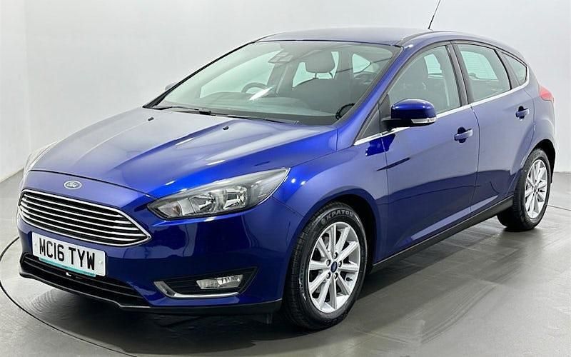 Used Ford Focus Titanium 125 HP (91 kW) 2016 Blue Hatchback