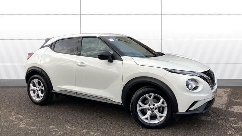 Used Nissan Juke N-Connecta 114 HP (83 kW) 2022 White SUV