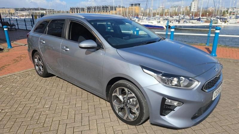 Used Kia Ceed Sportswagon 118 HP (86 kW) 2019 Silver Estate