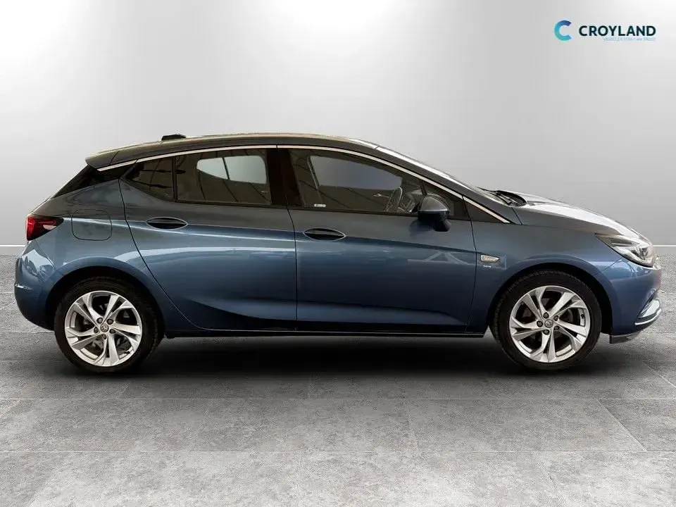 Used Vauxhall Astra SRi 150 HP (110 kW) 2017 Blue Hatchback