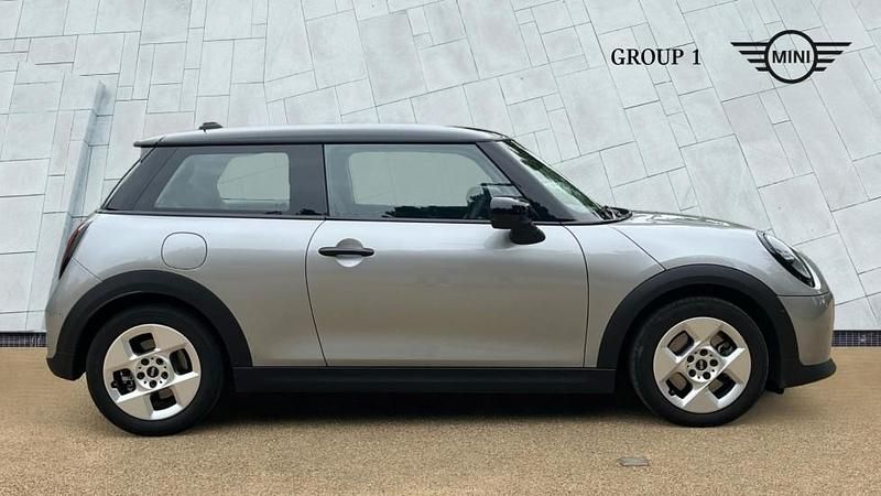 Used Mini Cooper Hatch 156 HP (114 kW) 2024 Silver Hatchback