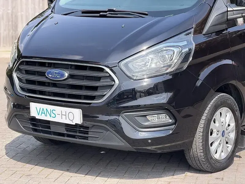 Usado Ford Transit Custom Limited 130 HP (95 kW) 2023 Preto Van