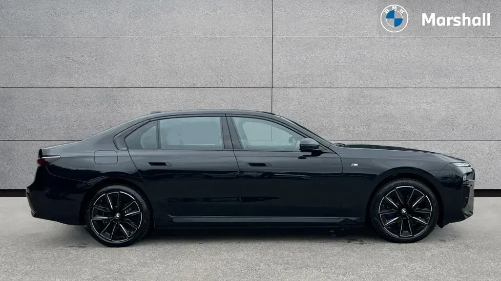 Used BMW i7 M Sport 400 kW (544 HP) 2025 Black Sedan