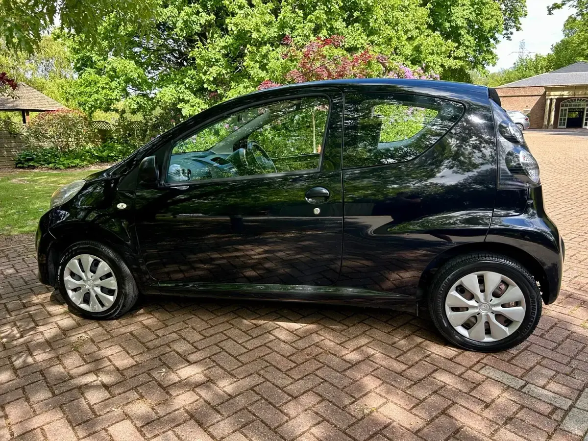 Used Citroën C1 68 HP (50 kW) 2009 Black Hatchback