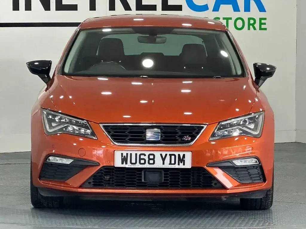 Used Seat Leon FR 190 HP (139 kW) 2018 Orange Hatchback
