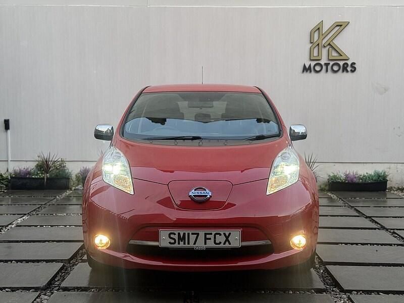 Used Nissan Leaf Tekna 80 kW (109 HP) 2017 Red Hatchback