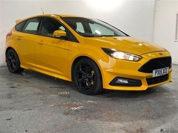 Orange Used 2015 Ford Focus ST Hatchback | £10,895 (Fair price) - Image 1/1