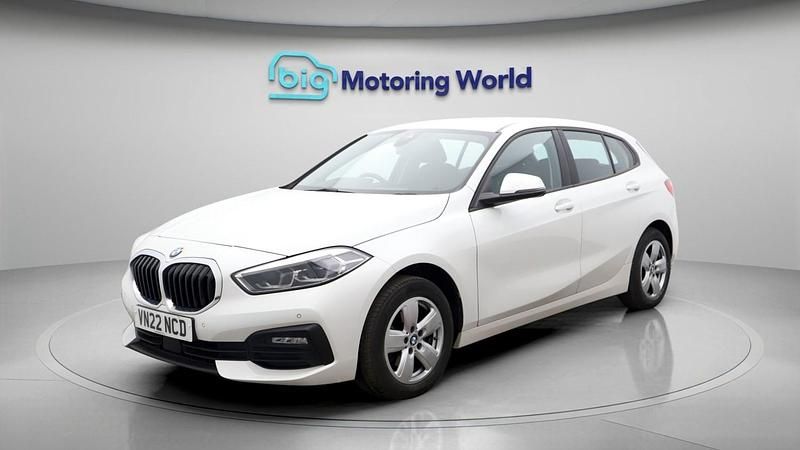 Used BMW 118 134 HP (98 kW) 2022 White Hatchback