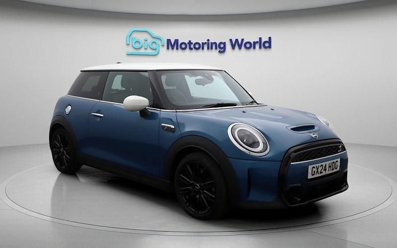 Begagnad Mini Cooper S Exclusive 192 HK (141 kW) 2020 Halvkombi