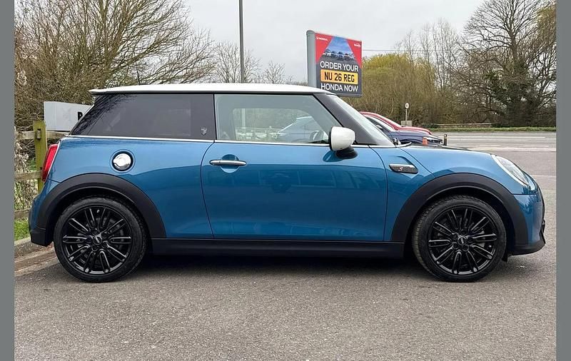 Used Mini Cooper S Exclusive 176 HP (129 kW) 2024 Blue Hatchback