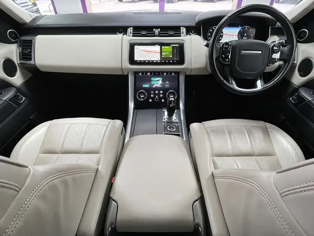 Second-hand Land Rover Range Rover Sport HSE 250 CP (183 kW) 2022 Maro SUV