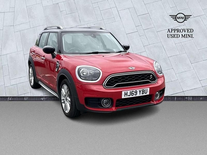 Begagnad Mini Cooper S Countryman Exclusive 192 HK (141 kW) 2019 Röd SUV