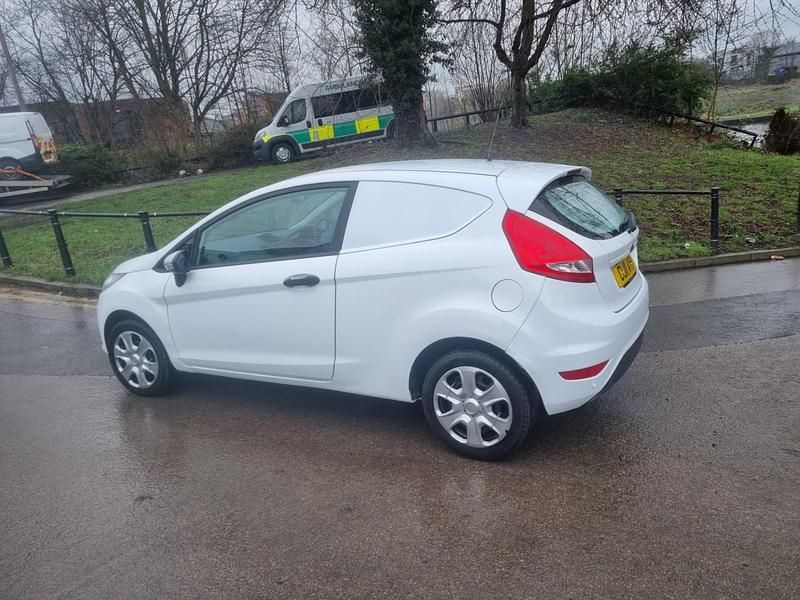 Used Ford Fiesta 2011 White Hatchback