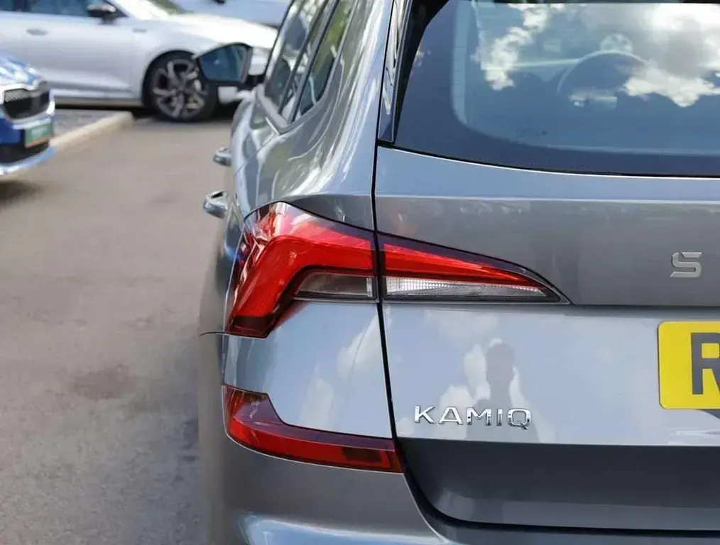 Begagnad Skoda Kamiq SE 113 HK (83 kW) 2025 Grå SUV