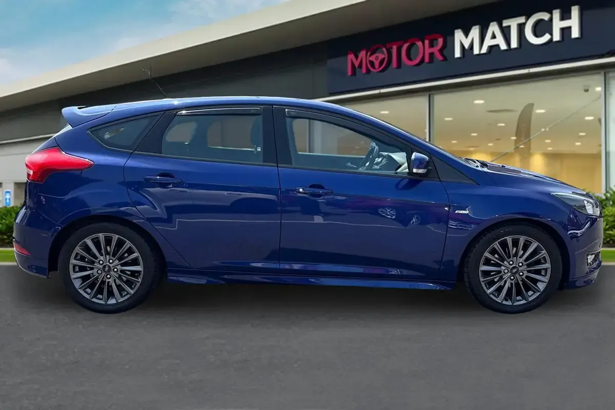 Used Ford Focus ST-Line 2016 Blue Hatchback