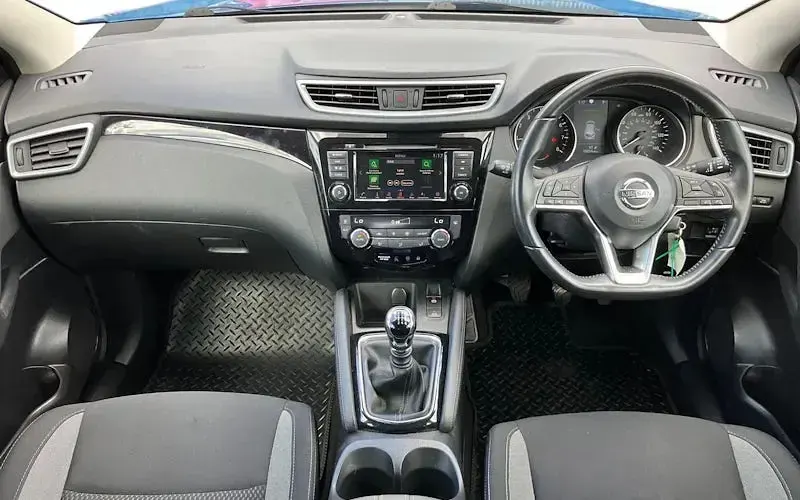 Usado Nissan Qashqai Acenta Premium 140 HP (102 kW) 2019 Azul SUV