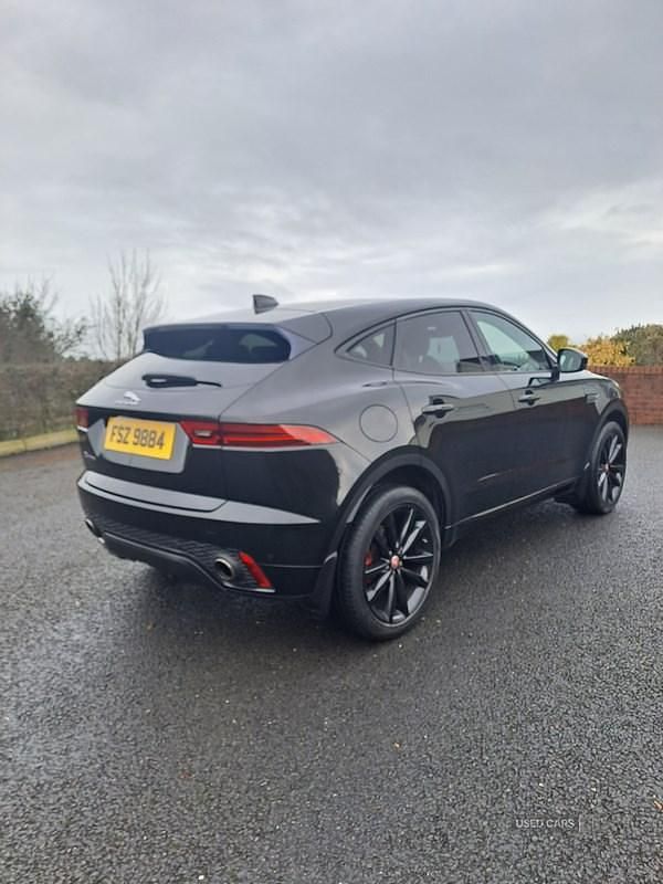 Begagnad Jaguar E-Pace R-Dynamic 180 HK (132 kW) 2018 Svart SUV