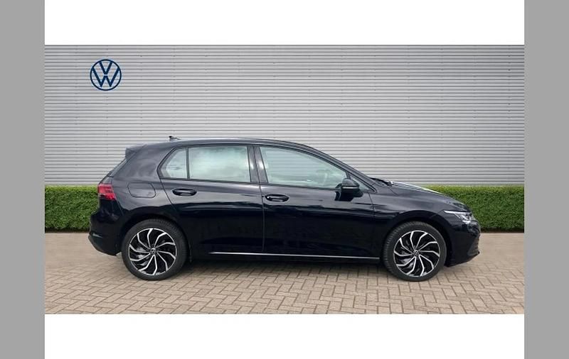 Used VW Golf VIII Life 147 HP (108 kW) 2023 Black Hatchback
