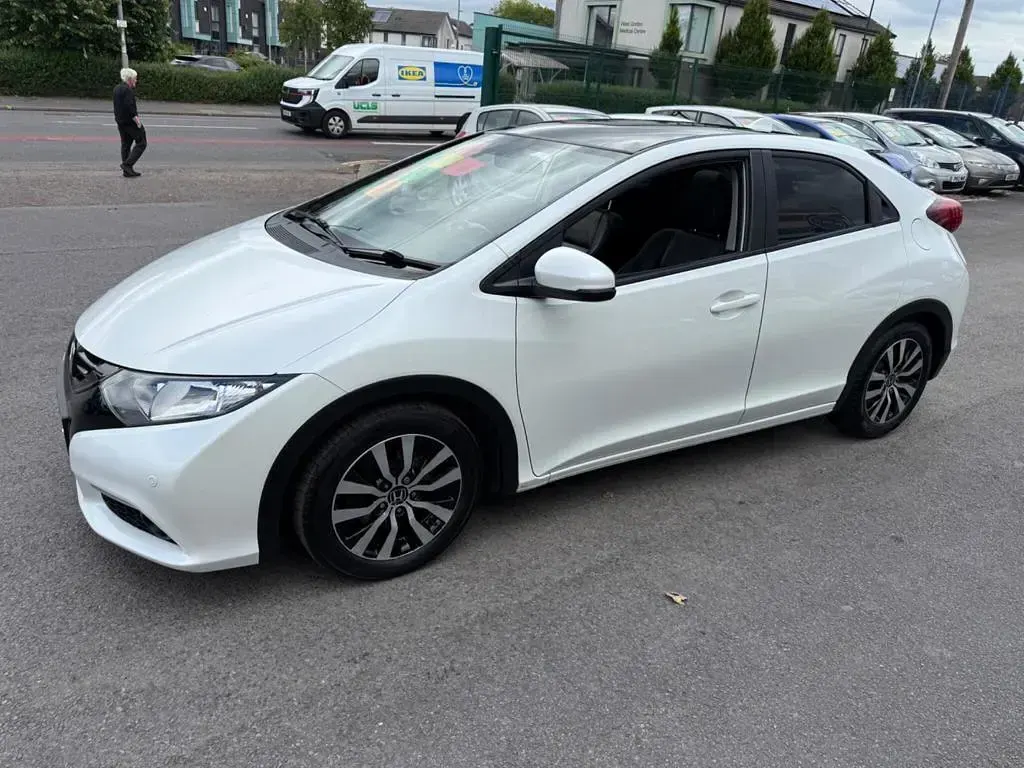 Used Honda Civic SR 120 HP (88 kW) 2014 White Hatchback