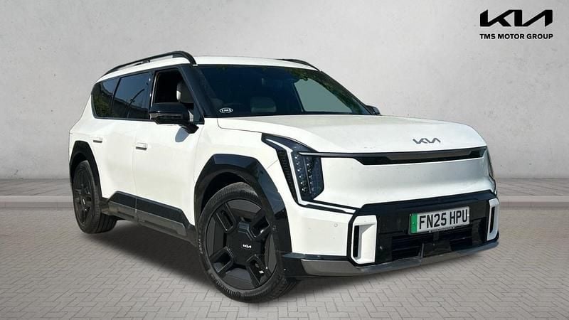 White Used 2025 Kia EV9 GT-Line S SUV | £60,147 (Good price) - Image 1/4