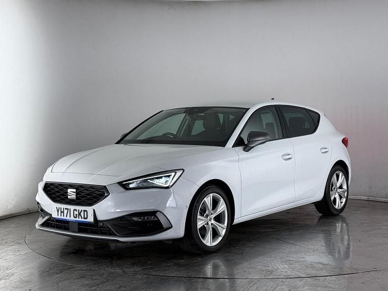 Used Seat Leon FR 130 HP (95 kW) 2021 White Hatchback