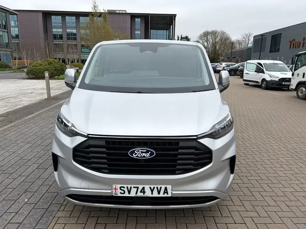 Usado Ford Transit Custom 170 HP (125 kW) 2024 Prateado
