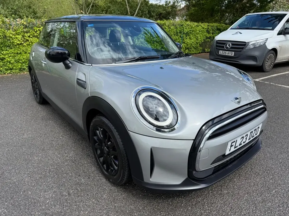 Used Mini Cooper Classic 136 HP (100 kW) 2023 Silver Hatchback