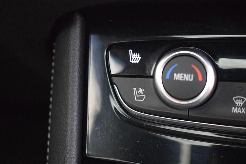 Used Vauxhall Grandland X Elite 130 HP (95 kW) 2019 White SUV