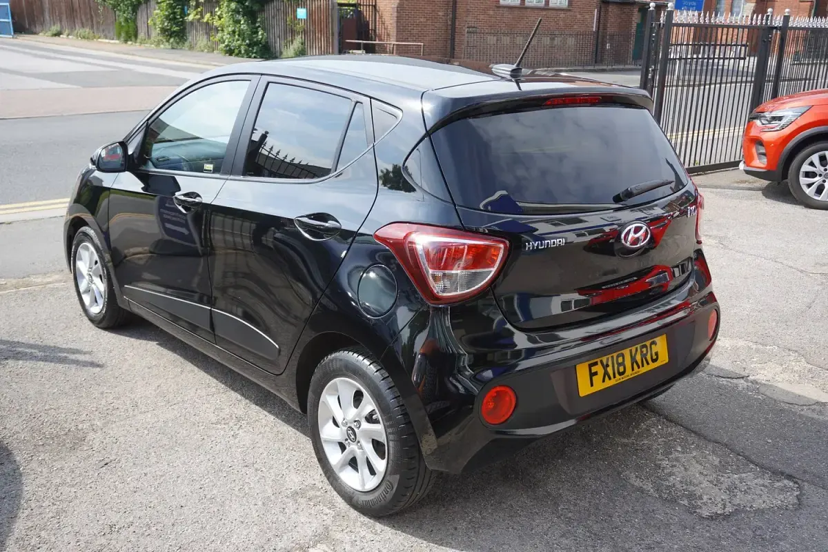 Used Hyundai i10 Premium 87 HP (63 kW) 2018 Black Hatchback