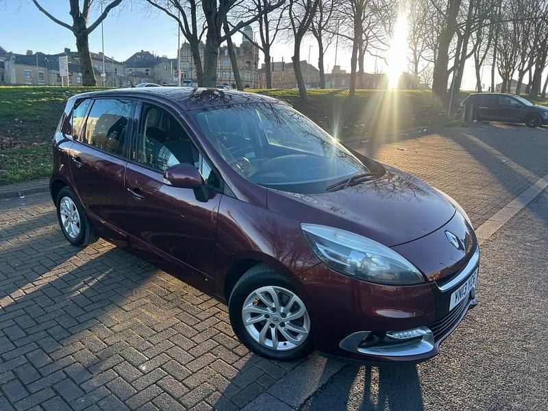 Red Used 2013 Renault Scénic III Dynamique MPV | £1,450 (Fair price) - Image 1/4
