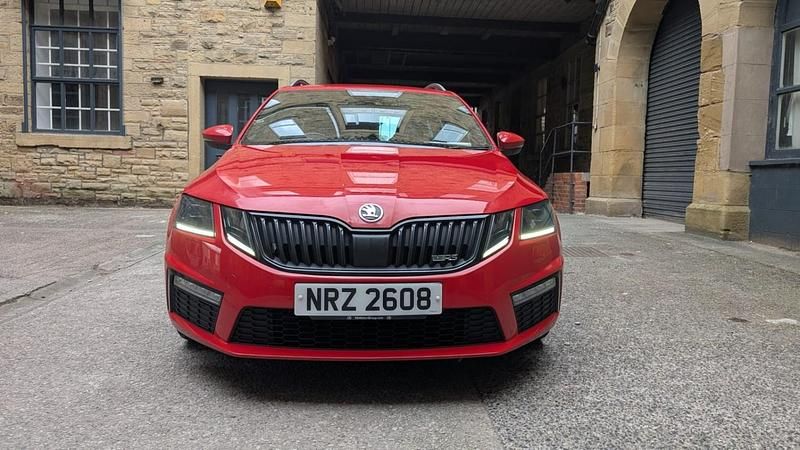 Used Skoda Octavia vRS 184 HP (135 kW) 2017 Red Estate