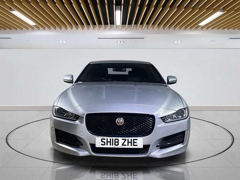 Used Jaguar XE R-Sport 180 HP (132 kW) 2018 Silver Sedan
