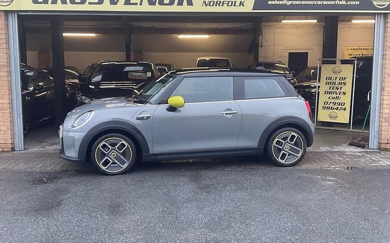 Used Mini Cooper Level 1 135 kW (184 HP) 2023 Hatchback