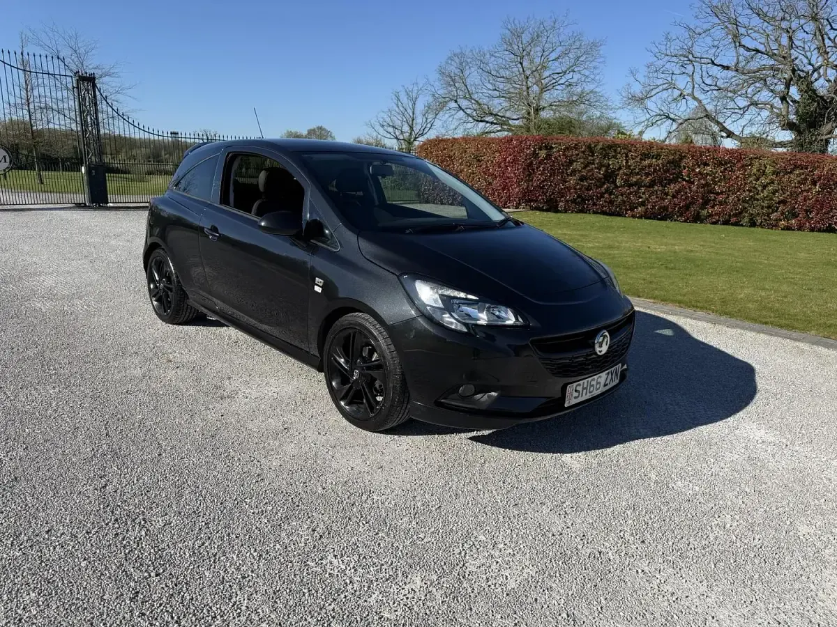Used Vauxhall Corsa Edition 75 HP (55 kW) 2016 Black Hatchback