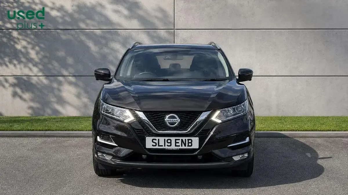 Used Nissan Qashqai N-Connecta 140 HP (102 kW) 2019 Black SUV