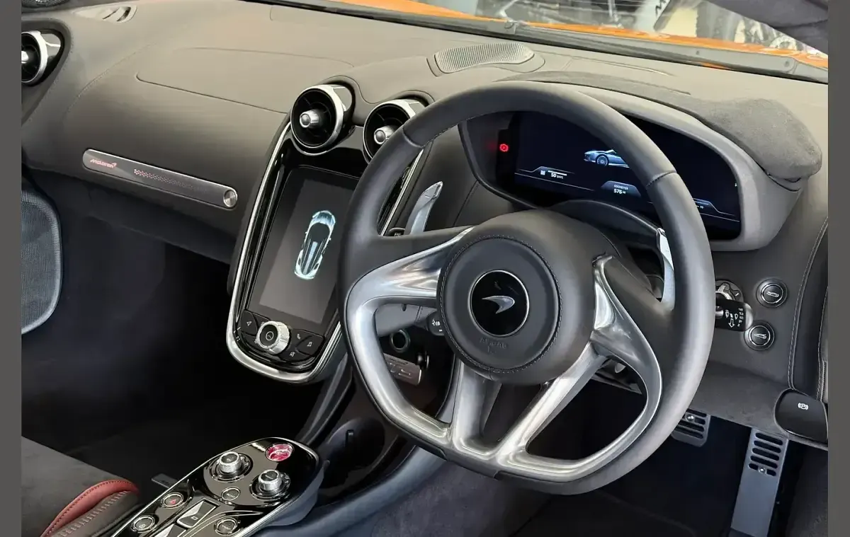 Used McLaren GT 612 HP (450 kW) 2025 Orange Coupe