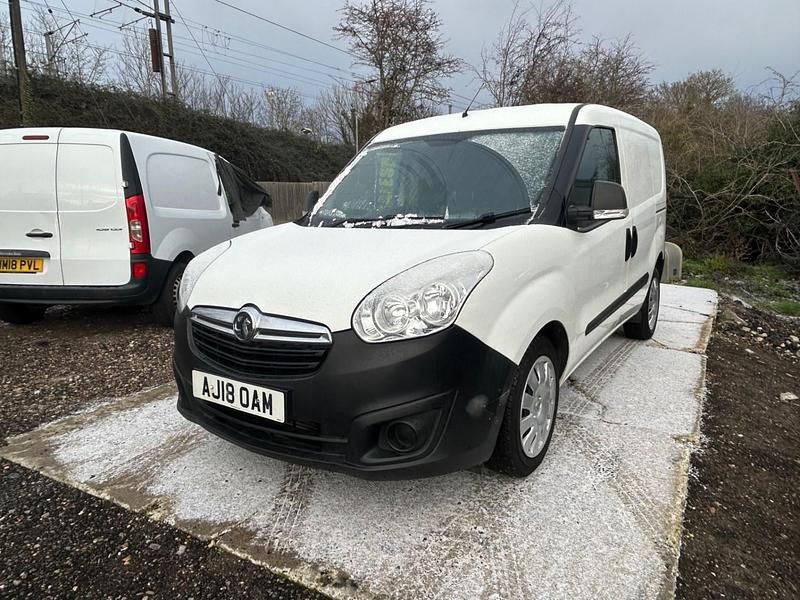 Used Vauxhall Combo 95 HP (69 kW) 2018 White Van