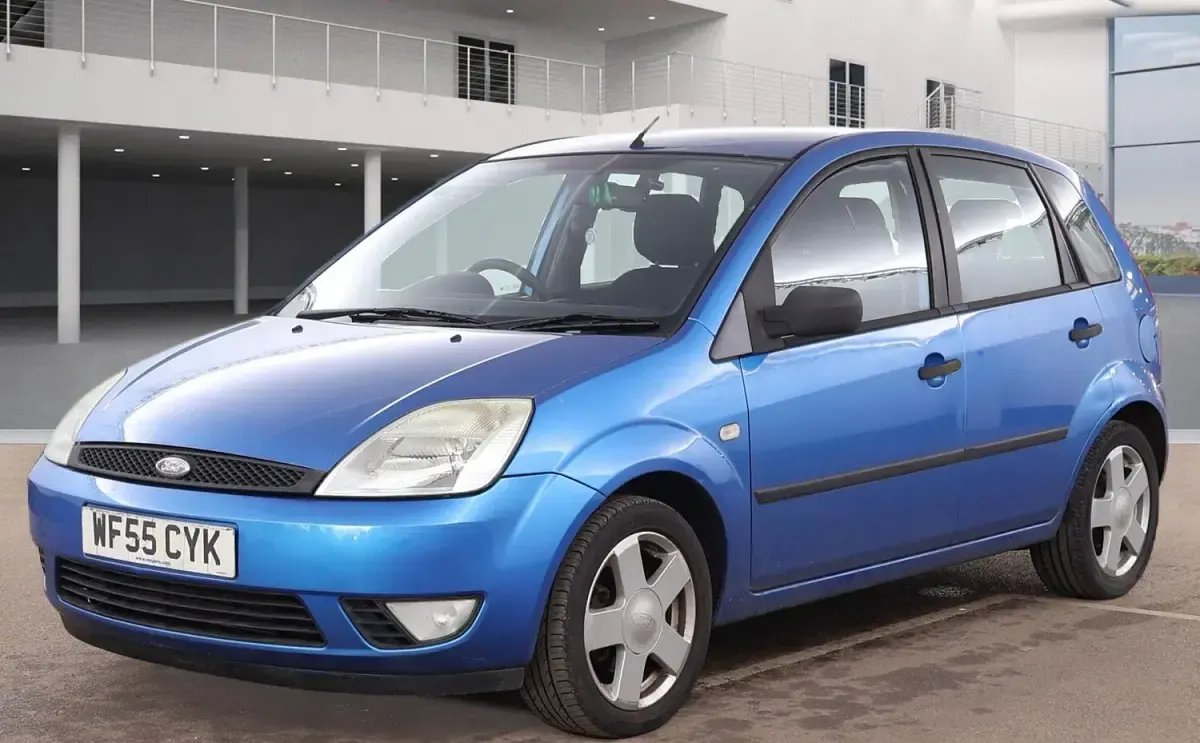 Used Ford Fiesta Zetec 79 HP (58 kW) 2005 Blue Hatchback