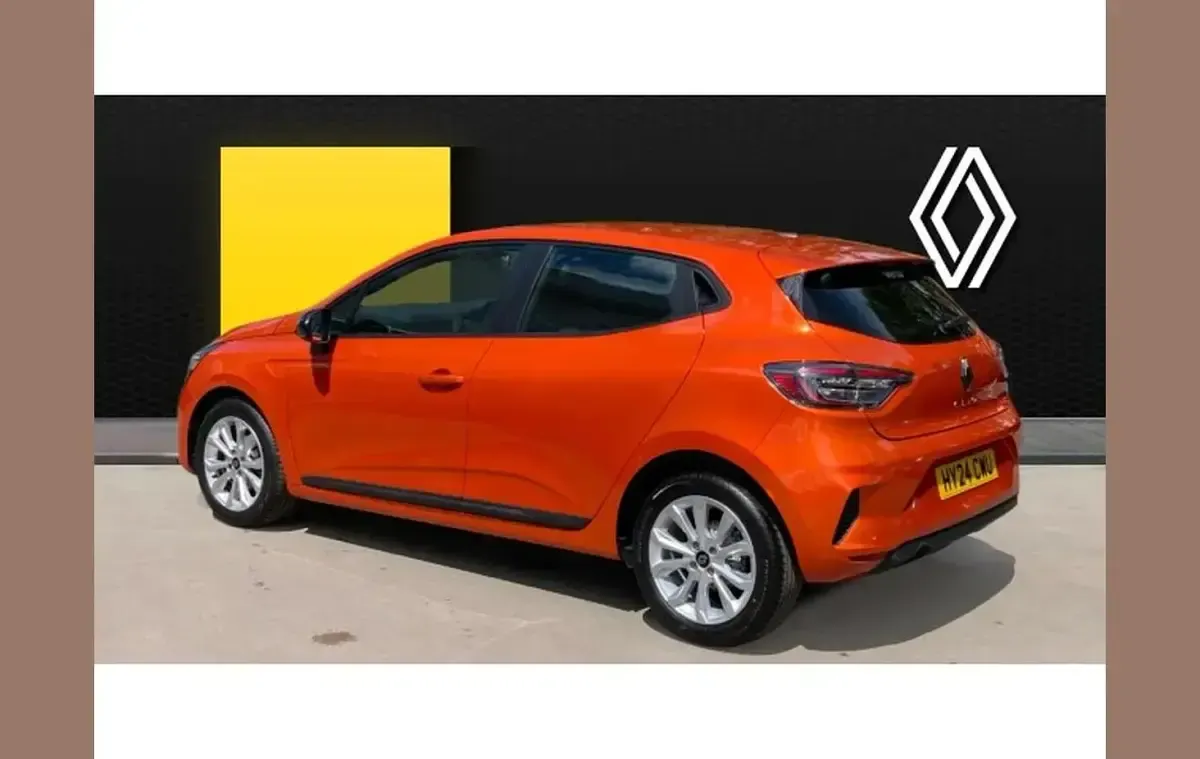 Used Renault Clio Evolution 90 HP (66 kW) 2024 Orange  Hatchback