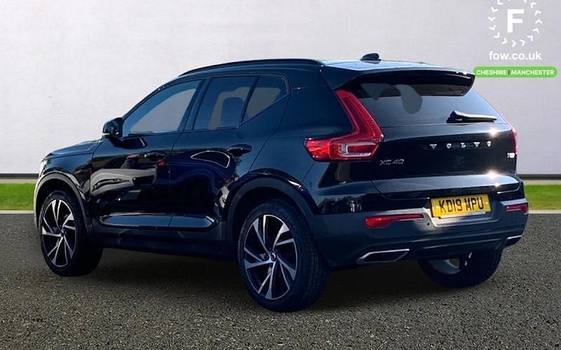 Usado Volvo XC40 R-Design Pro 163 HP (119 kW) 2021 SUV