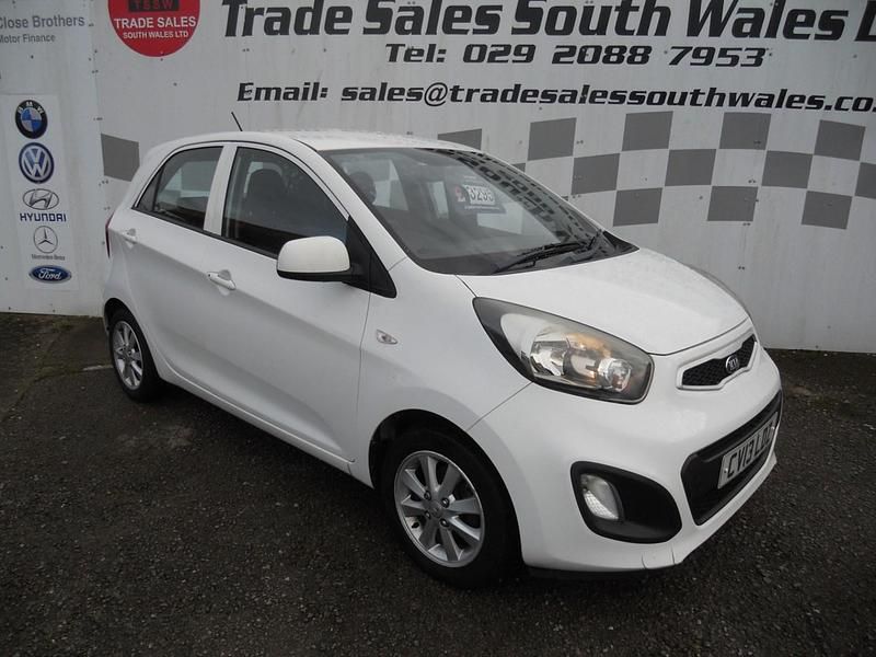 White Used 2013 Kia Picanto Hatchback | £3,295 (Fair price) - Image 1/4