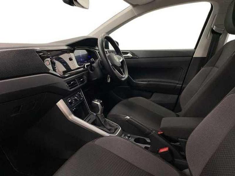 Used VW Polo Life 95 HP (69 kW) 2024 Black Hatchback