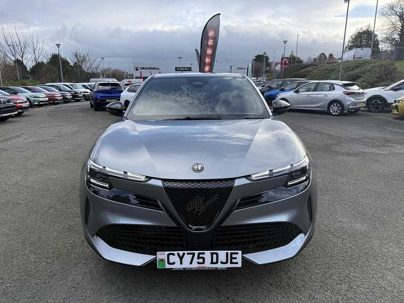 Used Alfa Romeo Junior 134 HP (98 kW) 2025 Grey SUV