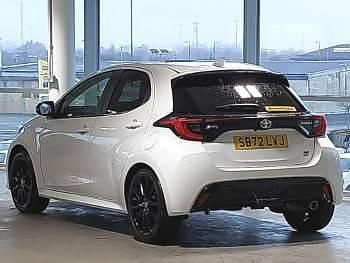 Used Toyota Yaris Hybrid Sport 116 HP (85 kW) 2023 White Hatchback