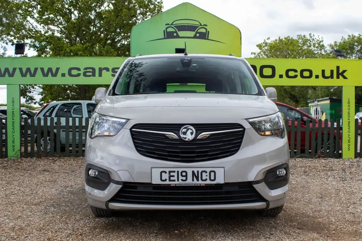 Used Vauxhall Combo S 110 HP (80 kW) 2019 Grey MPV