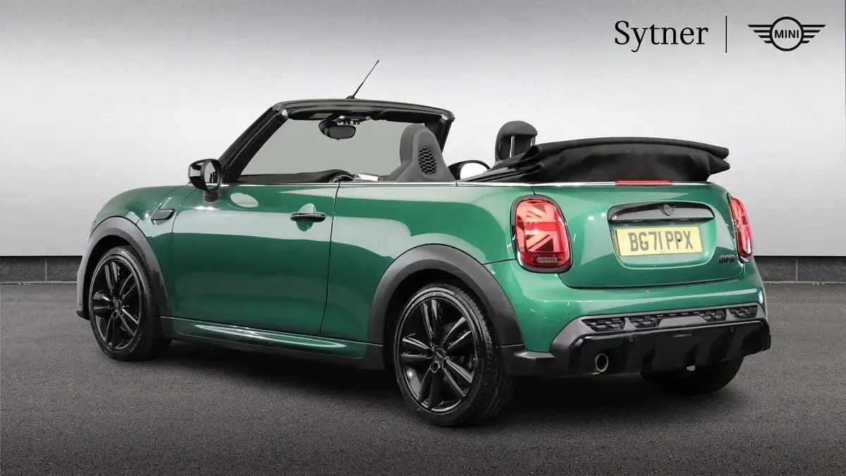 Usado Mini Cooper Sport 134 CV (98 kW) 2021 Verde Utilitario